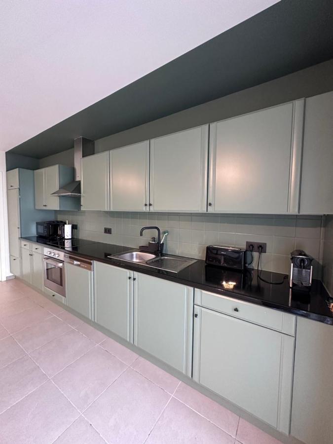Mons - Superbe Appartement 2Ch - Parking Gratuit Bagian luar foto